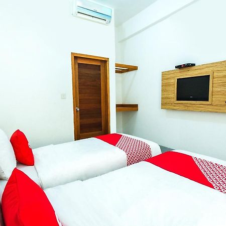 Oyo 2408 Bc Inn Mangsit Εξωτερικό φωτογραφία